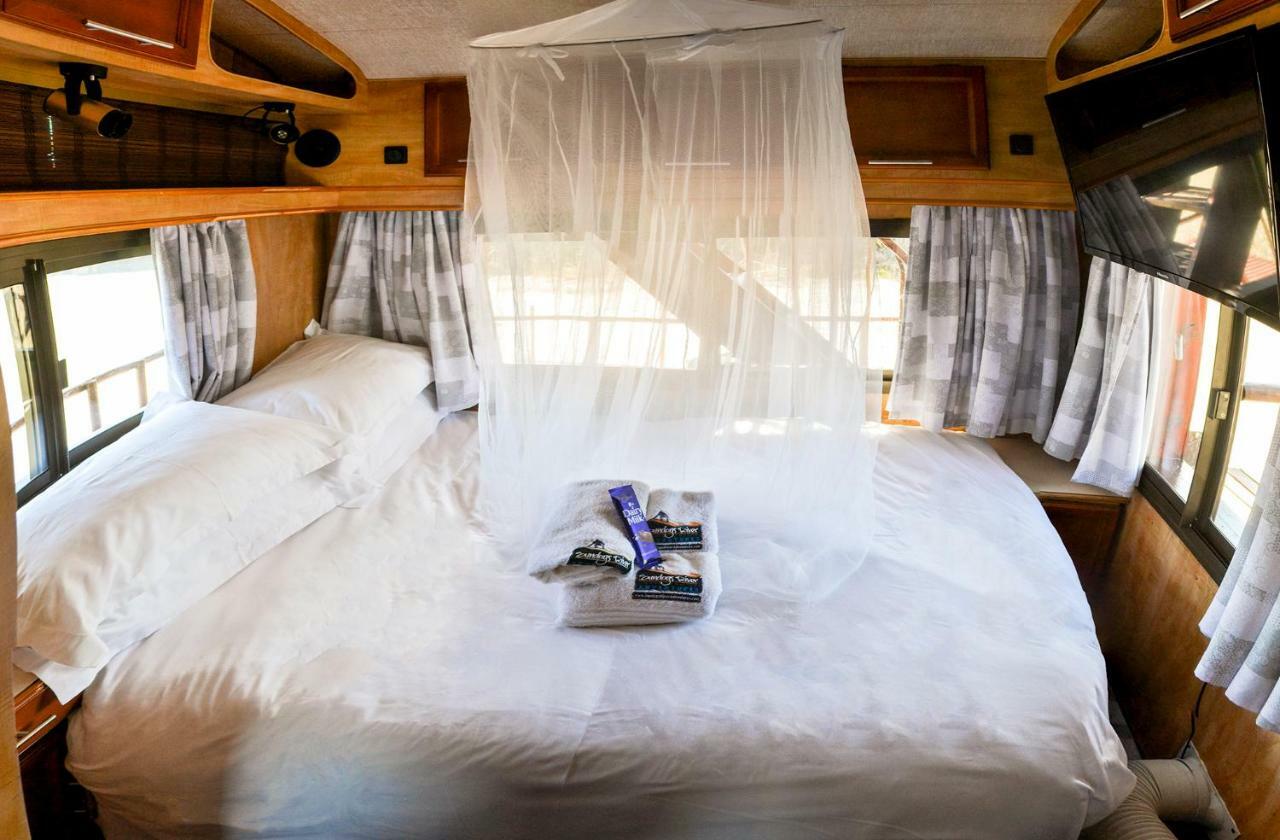 Maggie May House Boat - Colchester - 5Km From Elephant Park Eksteriør bilde